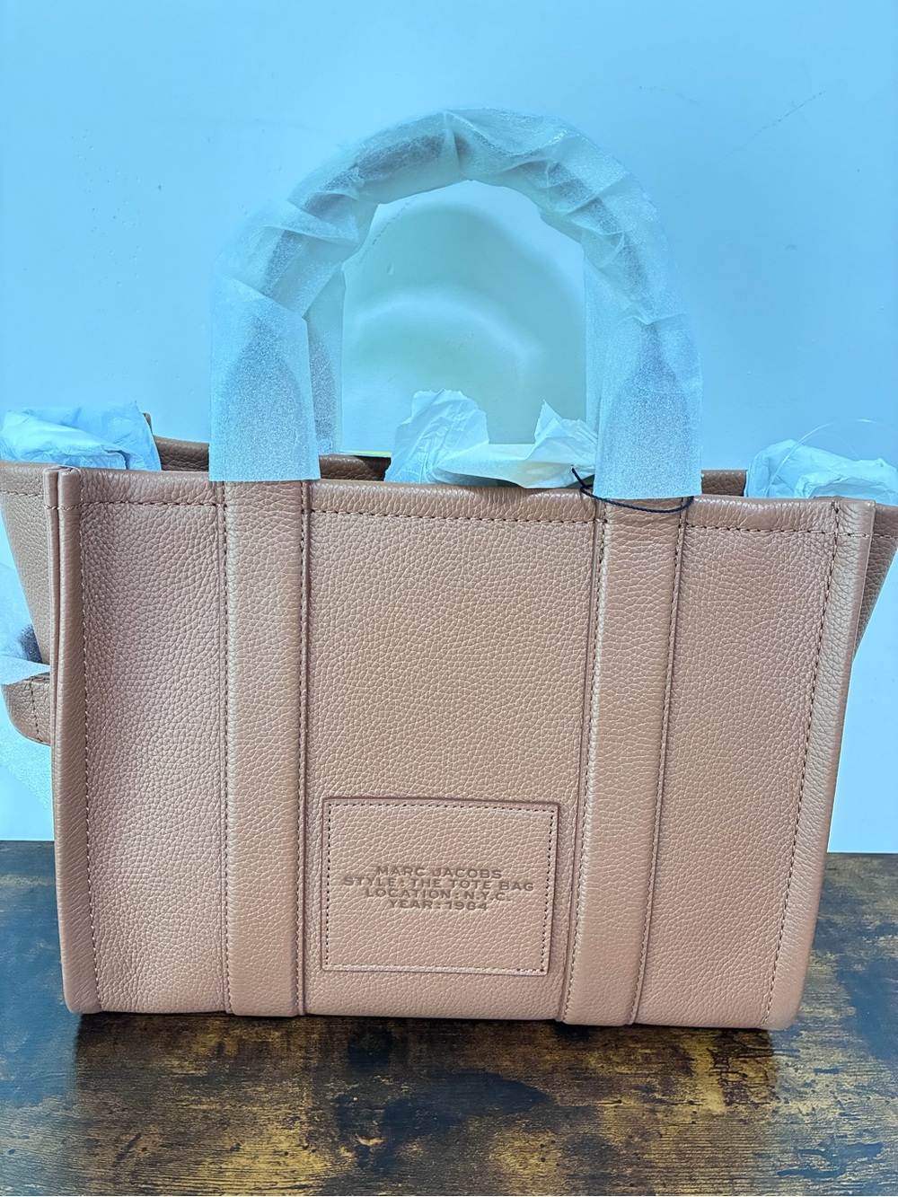Marc Jacobs The Tote Bag Tan - Picture 3 of 5